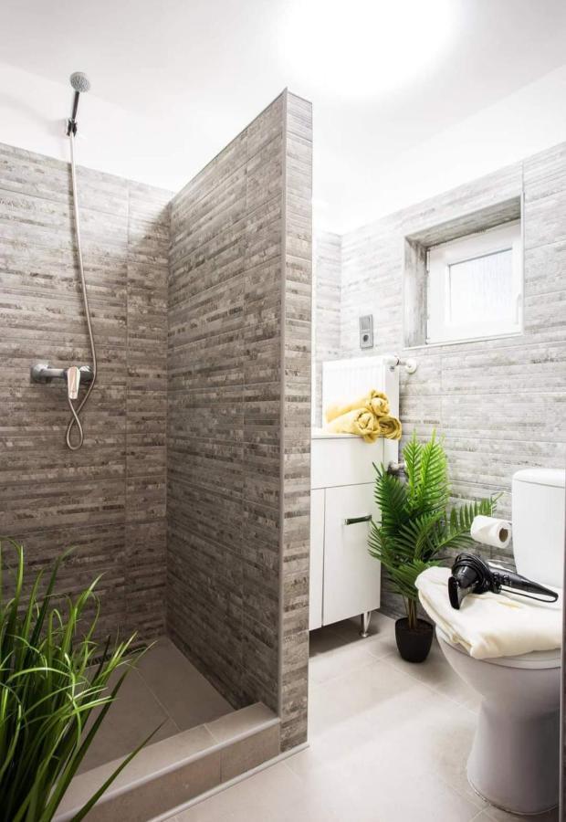 Csigahaz Apartman Pécs Buitenkant foto