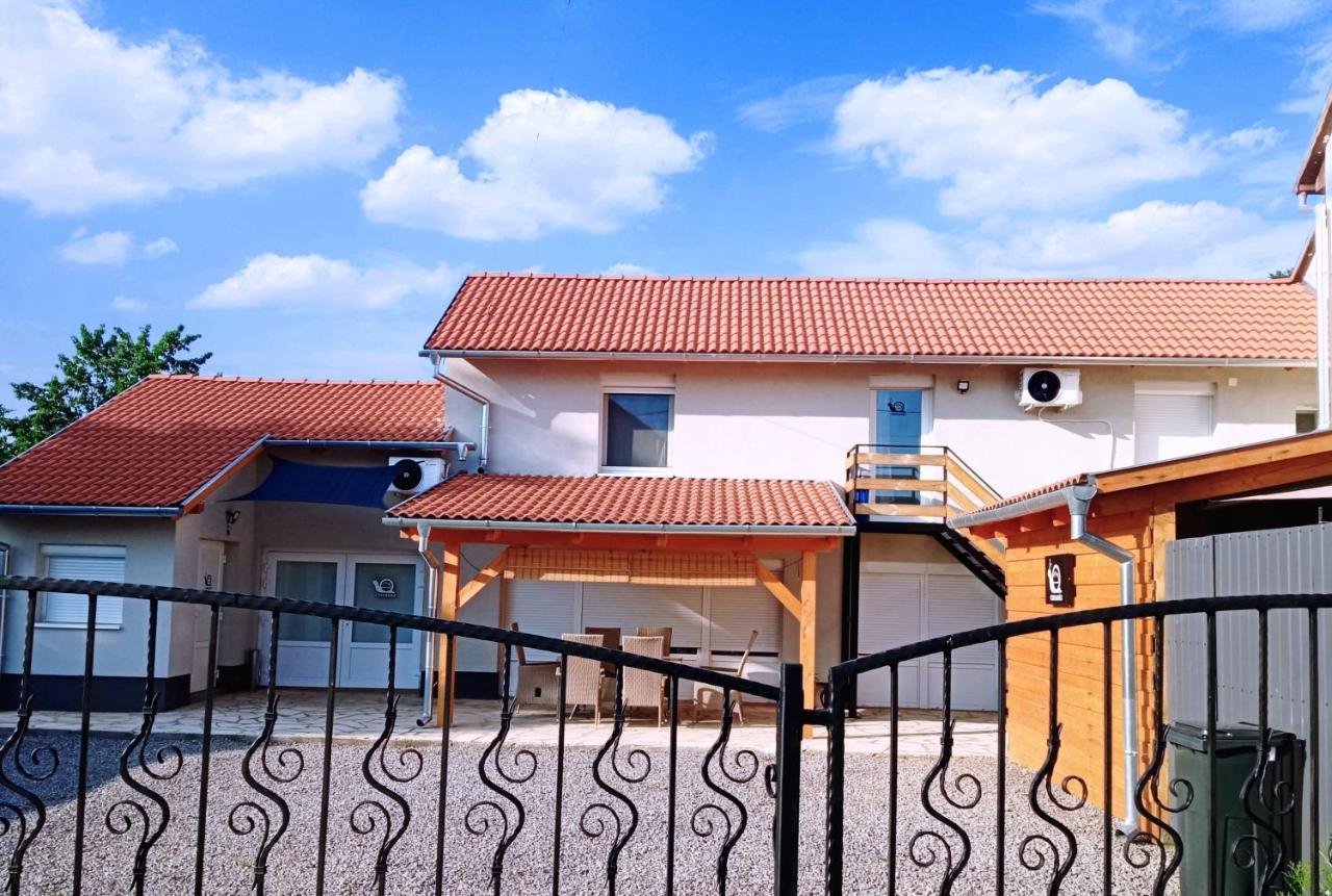 Csigahaz Apartman Pécs Buitenkant foto