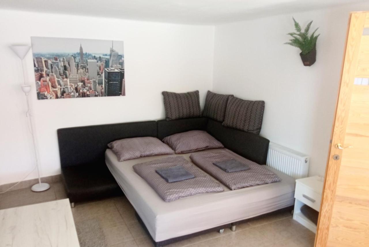 Csigahaz Apartman Pécs Buitenkant foto