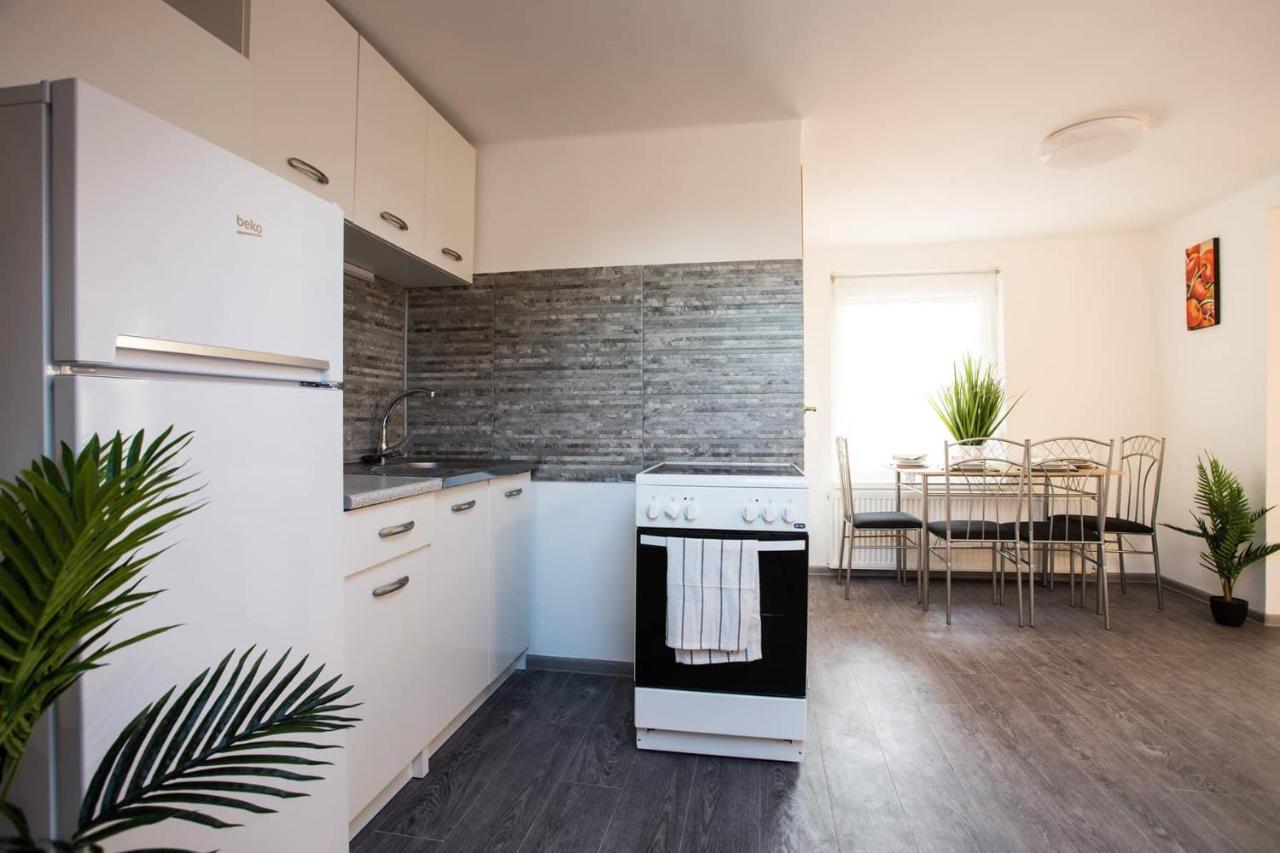 Csigahaz Apartman Pécs Buitenkant foto