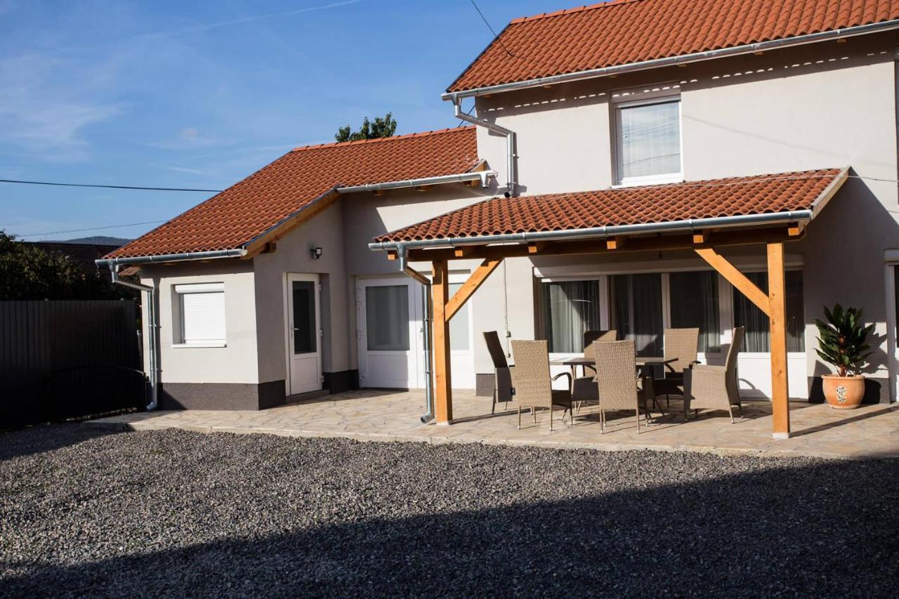Csigahaz Apartman Pécs Buitenkant foto