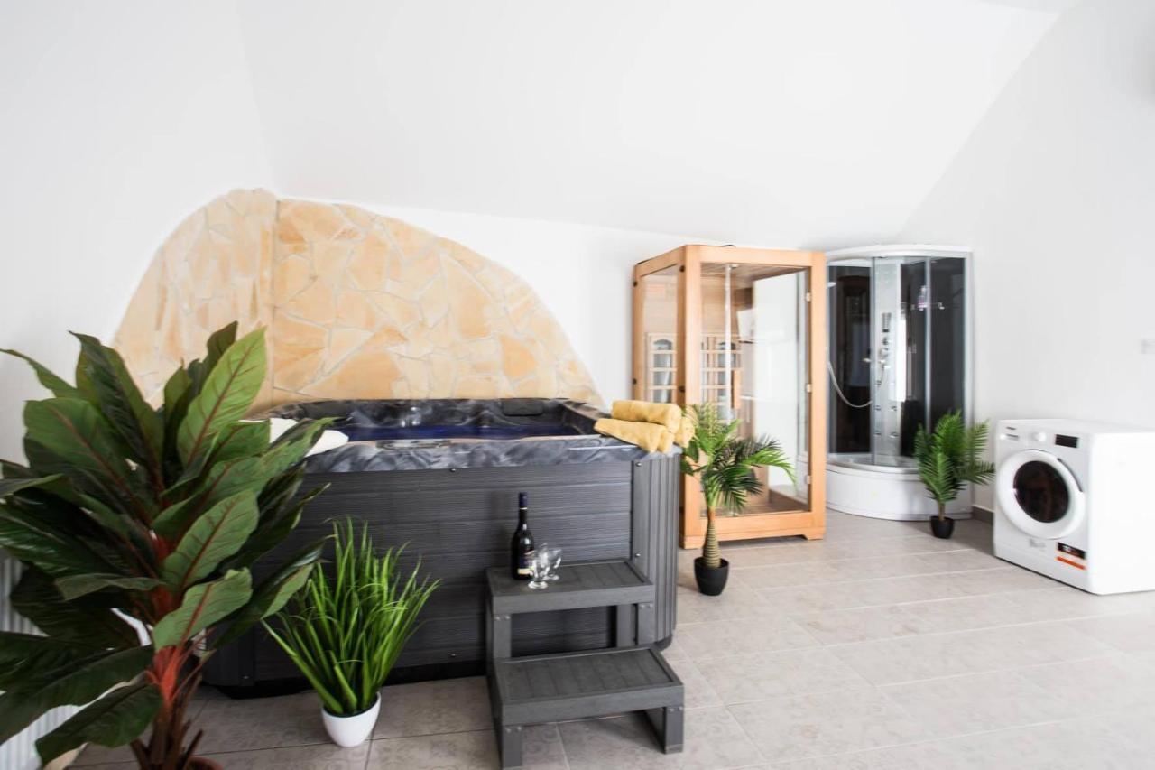 Csigahaz Apartman Pécs Buitenkant foto